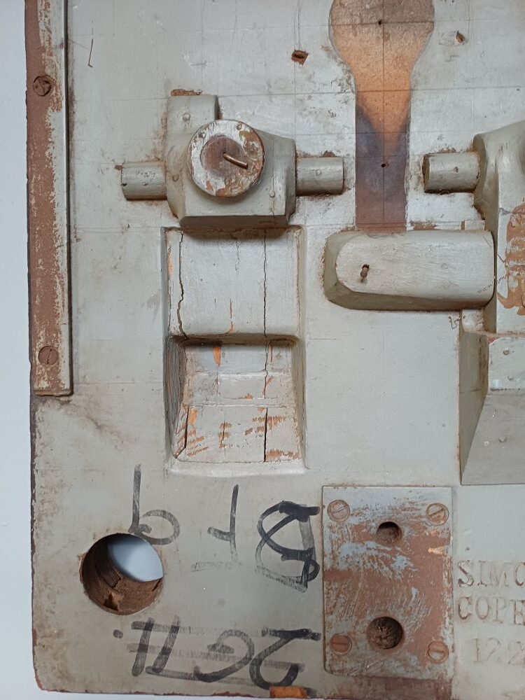 Grey Industrial Pattern Mould Wall Hanging – SIMCO Copes End 1229 - Image 5