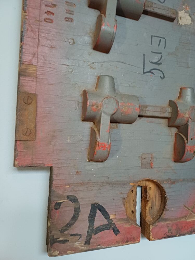 Grey & Red Industrial Pattern Mould Wall Hanging - Cam Bracket 2A-R1 - Image 4