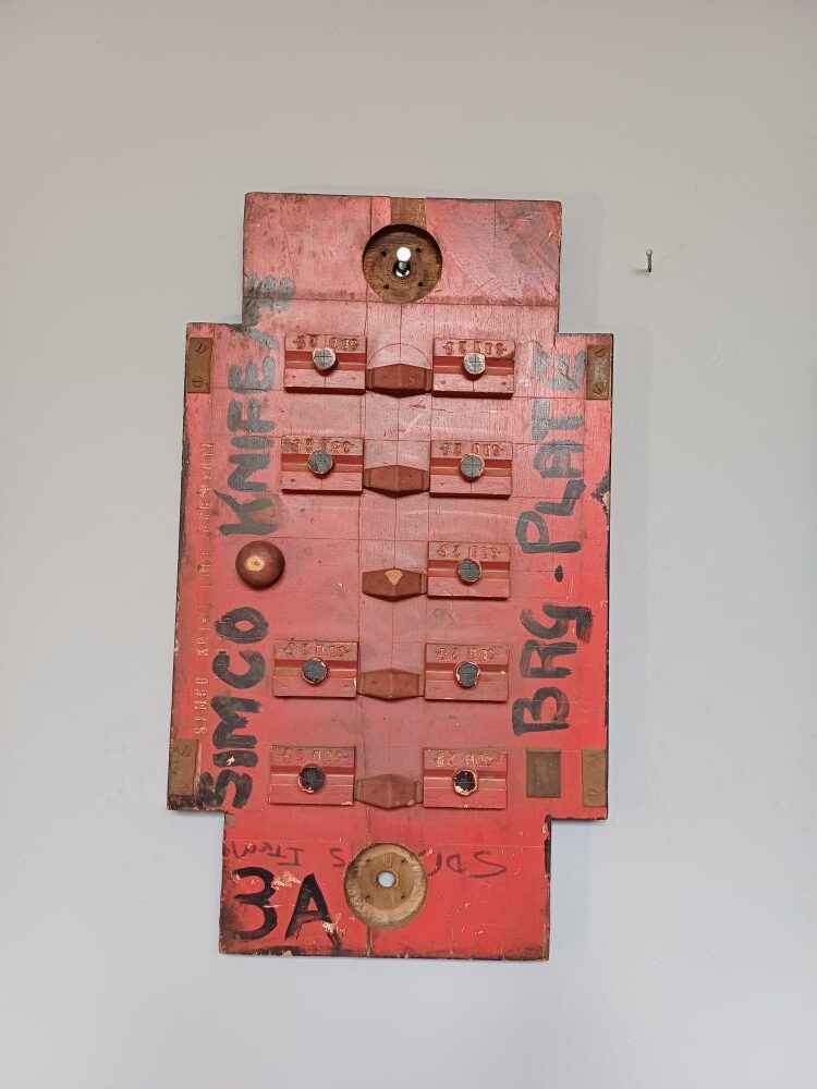 Red Industrial Pattern Mould Wall Hanging - Knife Edge BRG Plate 3A
