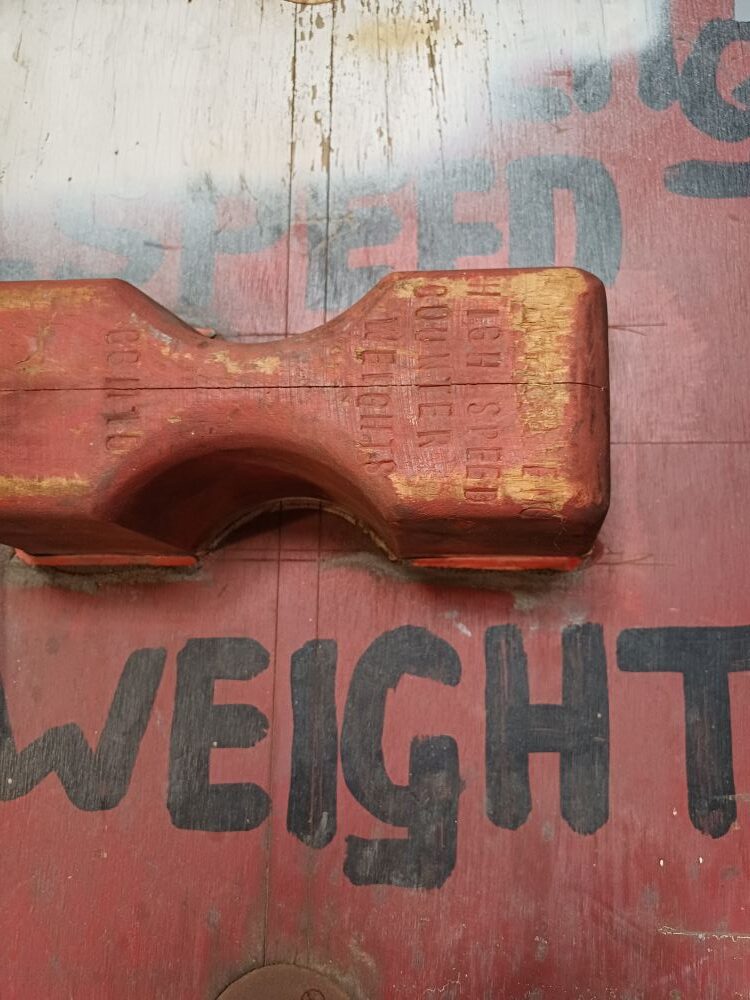 Red Industrial Pattern Mould Wall Hanging - High Speed Weight - Image 5