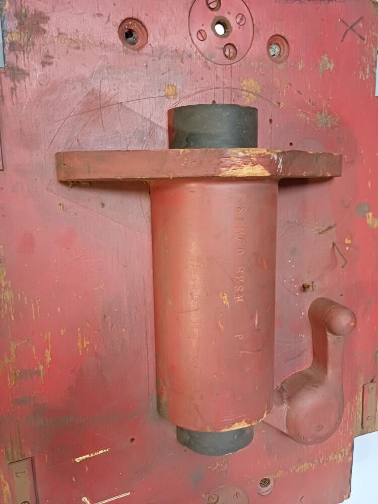 Red Industrial Pattern Mould Wall Hanging - SIMCO Bush P (2-A) - Image 6