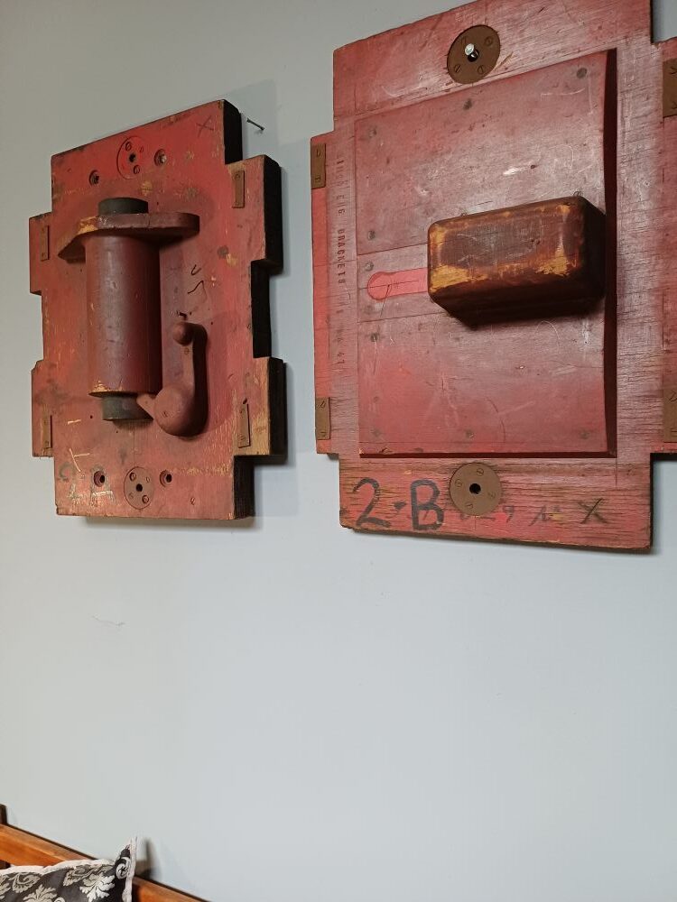Red Industrial Pattern Mould Wall Hanging - SIMCO Bush P (2-A) - Image 9