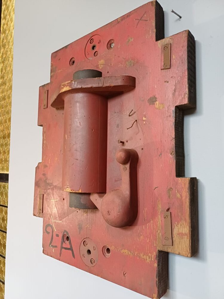 Red Industrial Pattern Mould Wall Hanging - SIMCO Bush P (2-A)
