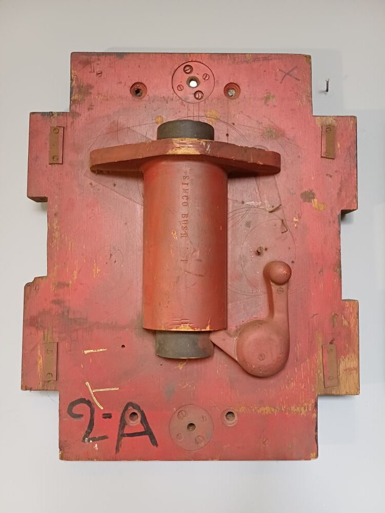 Red Industrial Pattern Mould Wall Hanging - SIMCO Bush P (2-A) - Image 2