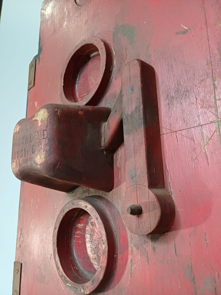 Red Industrial Pattern Mould Wall Hanging - Closed End Housing Seal 3A - Image 5