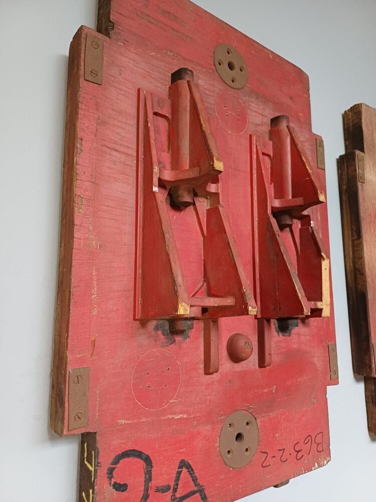 Red Industrial Pattern Mould Wall Hanging - SIMCO TS-6 Twin Form (2-A) - Image 4