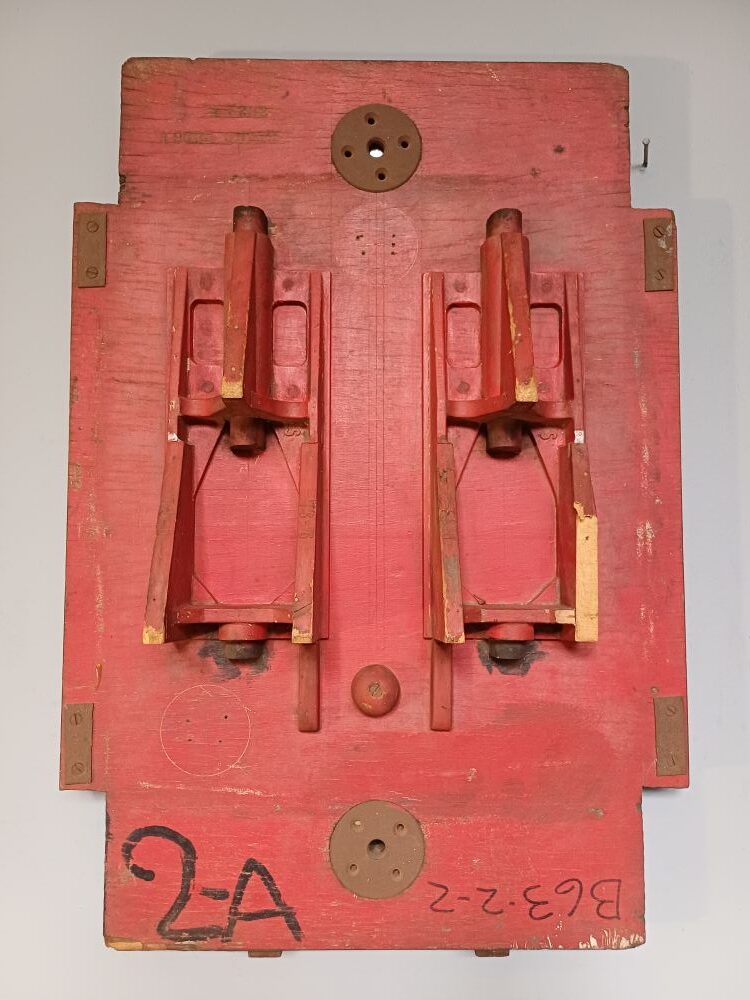 Red Industrial Pattern Mould Wall Hanging - SIMCO TS-6 Twin Form (2-A) - Image 2